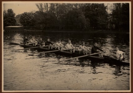 Jonge Acht 1934: Houting - Faber - vd Stok - Zonneville - ? - Kelma - Hardeman - De Jonge sl. - Muller st.