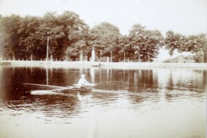 1901, Marinus Gerard Jonker, Ingang Meerhuizen op de achtergrond