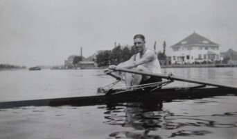 1925, John Lesley Phelps in skiff Oom Chris