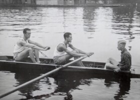 1938, Oude Twee, kampioen van Nederland. Georg Schiller (boeg), Frans Borghols (slag) en Adriaan Kooymans (stm) in de boot Kees Elenbaas