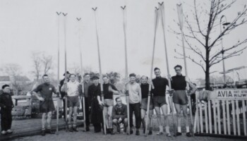 1938, acht Kampioenschap van de Amstel. Met uiterst rechts Georg Schiller en Frans Borghols en derde van links Henk van der Meer