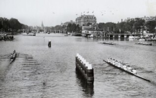 1938, wedstrijden 40 jarig regeringsjubileum. Willem3 wint gemengde acht!