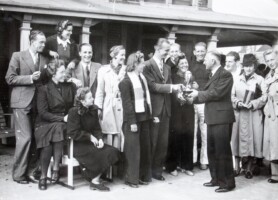1940, winnaars Lange Afstandswedstrijd voor wherry's, Abcoude-Amsterdam (15 km), uiterst links Georg Schiller