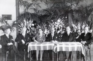1942 Bestuur, vlnr ??, Willem Heyink, Bep Stom, Carel W Kok, ??, Pieter Espeet