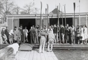 1942, maart, Doop nieuwe acht