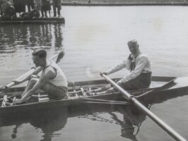 1951, doop van de door Tinus van Leuven en Gerard Lemmens gebouwde overnaadse vier Burgemeester D'Ailly. Burgemeester D'Ailly hier op boeg