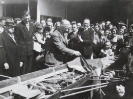 1951, doop van de door Tinus van Leuven en Gerard Lemmens gebouwde overnaadse vier Burgemeester D'Ailly. Door Burgemeester D'Ailly zelf