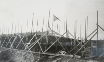1953/54, bouw van het clubgebouw aan de Jan Vroegopsingel