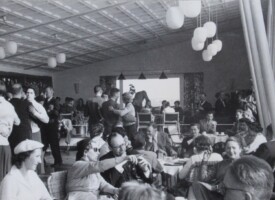 1954. Dansen in het nieuwe Clubhuis
