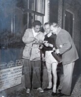 1954, Nachtwedstrijd, rechts Joop Meyjes