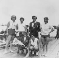 1955, Mainz, staand vrnl Bep Piet (boeg), Greet Dusseldorp (coach), Wil Brunmayer, Mies Hylkema (slag), gehurkt vrnl Bep Cortlever, Marijke Ie Comte (stuurvrouw)