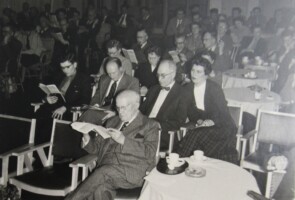 1955, eerste jaarvergadering in het nieuwe clubgebouw