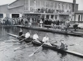 1956, Head of the River, dubbelvier. Bep Piet (boeg), Bep Cortlever, Wil Blauw, Mies Hylkema (slag), Marijke Le Comte (stuurvrouw)