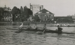 1941 Hollandia, lichte vier, Adriaan Kooymans (boeg), Guus van Dale, Willem van Rossum, Eddy Palmboom (slag) en Louis van der Poll (stuur).