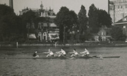 1941, Koninklijke. overnaadse vier, Frederik Lonzième (boeg), Louis Nering Bögel, Lucas Kornman, Johan de Jongh (slag), Louis Van der Poll (stuur)
